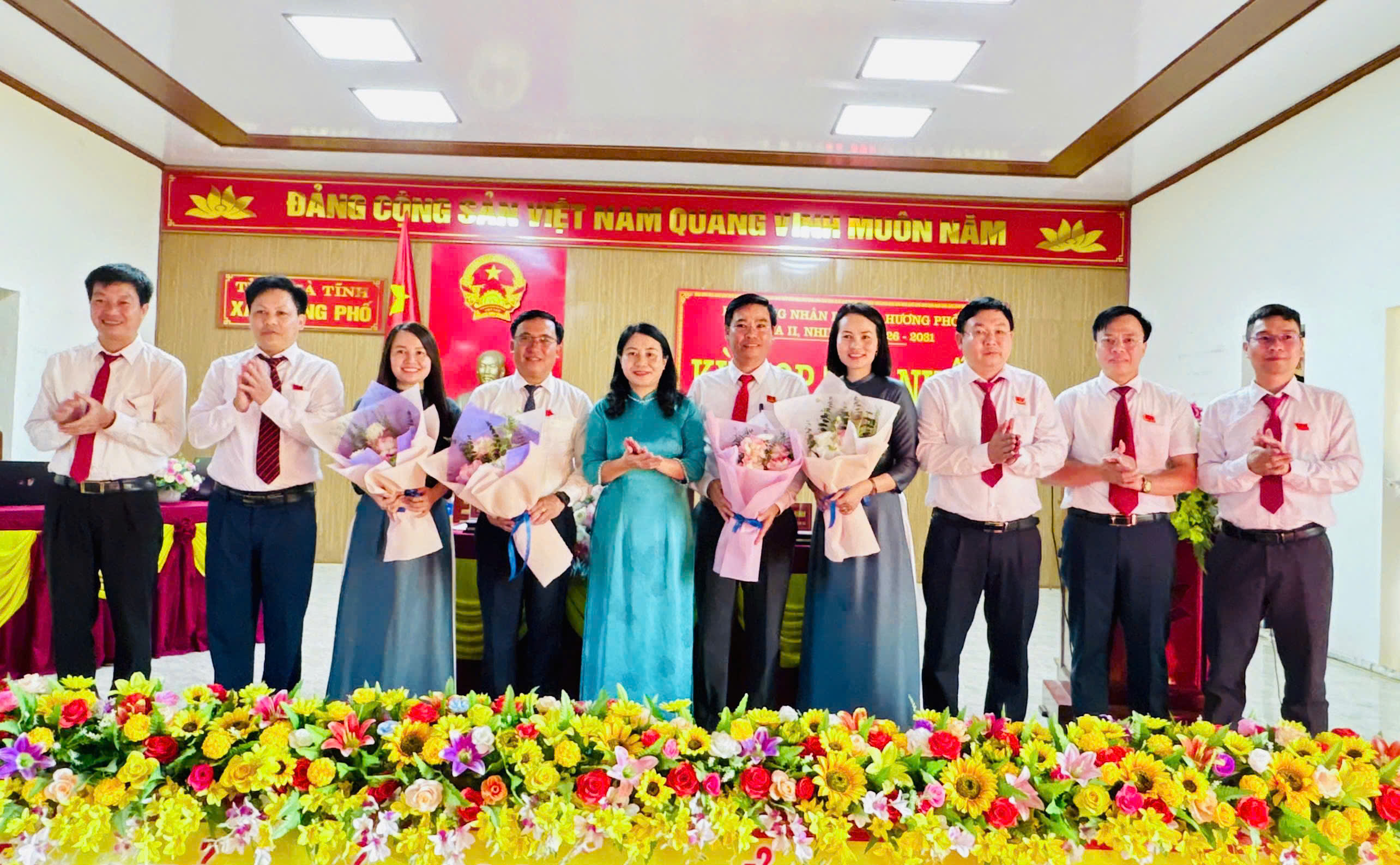 Trưởng ban Pháp chế HĐND tỉnh dự Kỳ họp thứ nhất HĐND xã Hương Phố