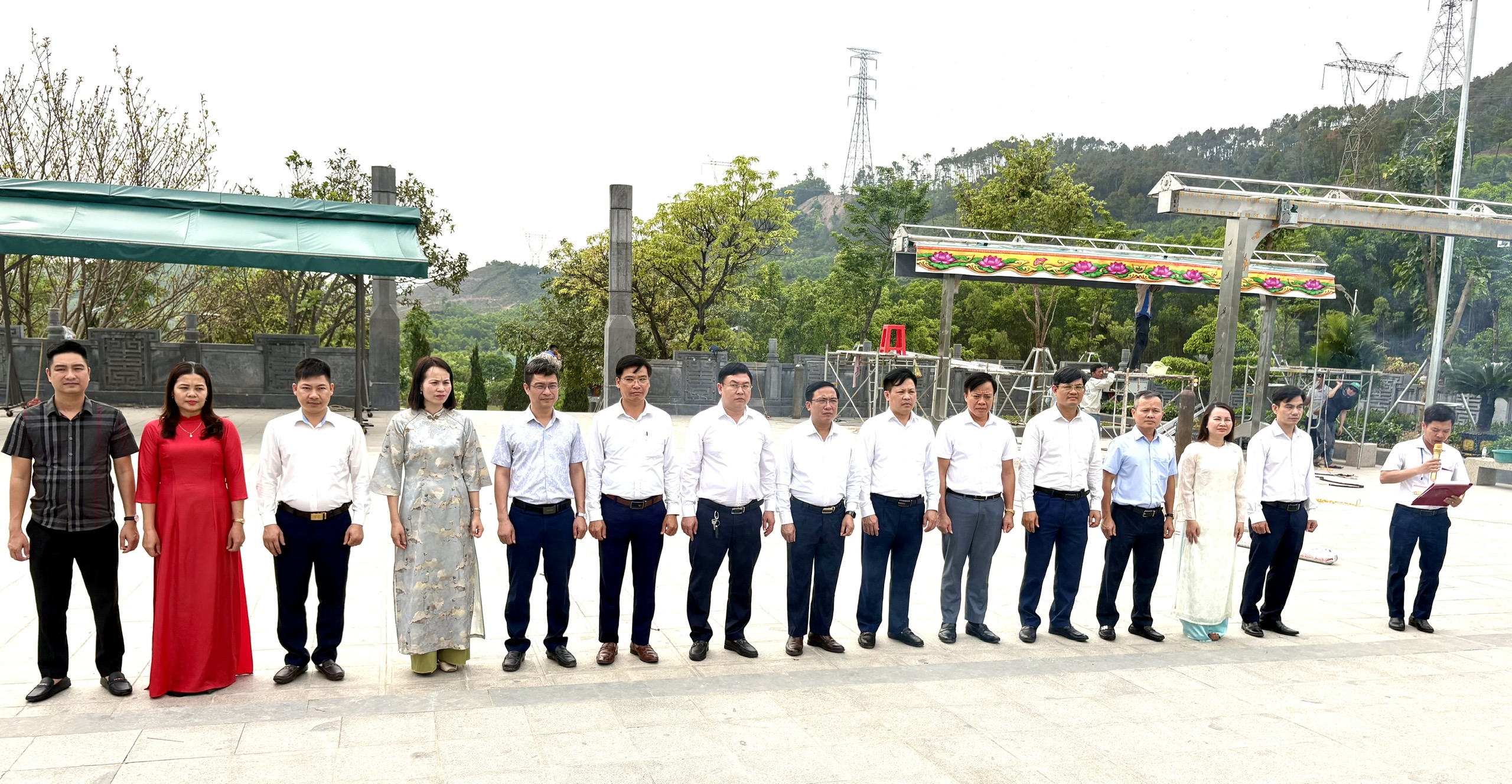 Hương Phố tổ chức đoàn dâng hương kỷ niệm 120 năm Ngày sinh Tổng Bí thư Hà Huy Tập