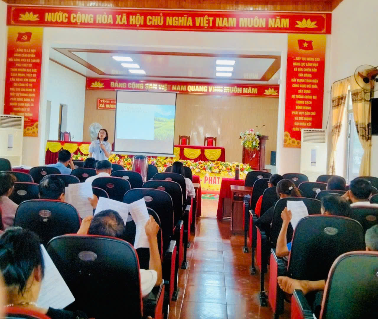 Tập huấn đồng loạt phòng, chống dịch bệnh cây trồng, vật nuôi tại Hương Phố