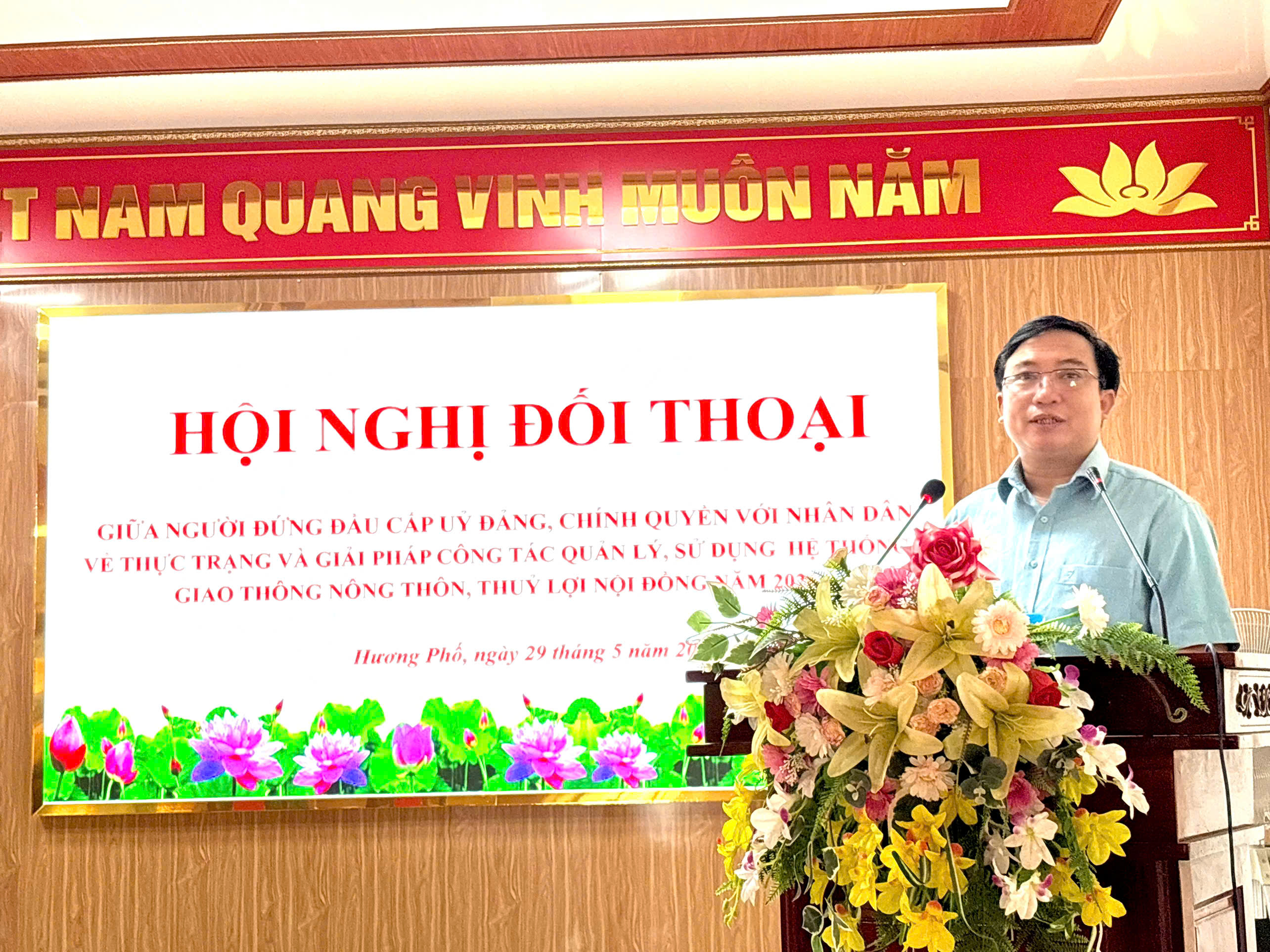Ban Thường vụ Đảng ủy xã Hương Phố tổ chức Hội nghị tiếp xúc, đối thoại với Nhân dân về giao thông nông thôn, thủy lợi nội đồng