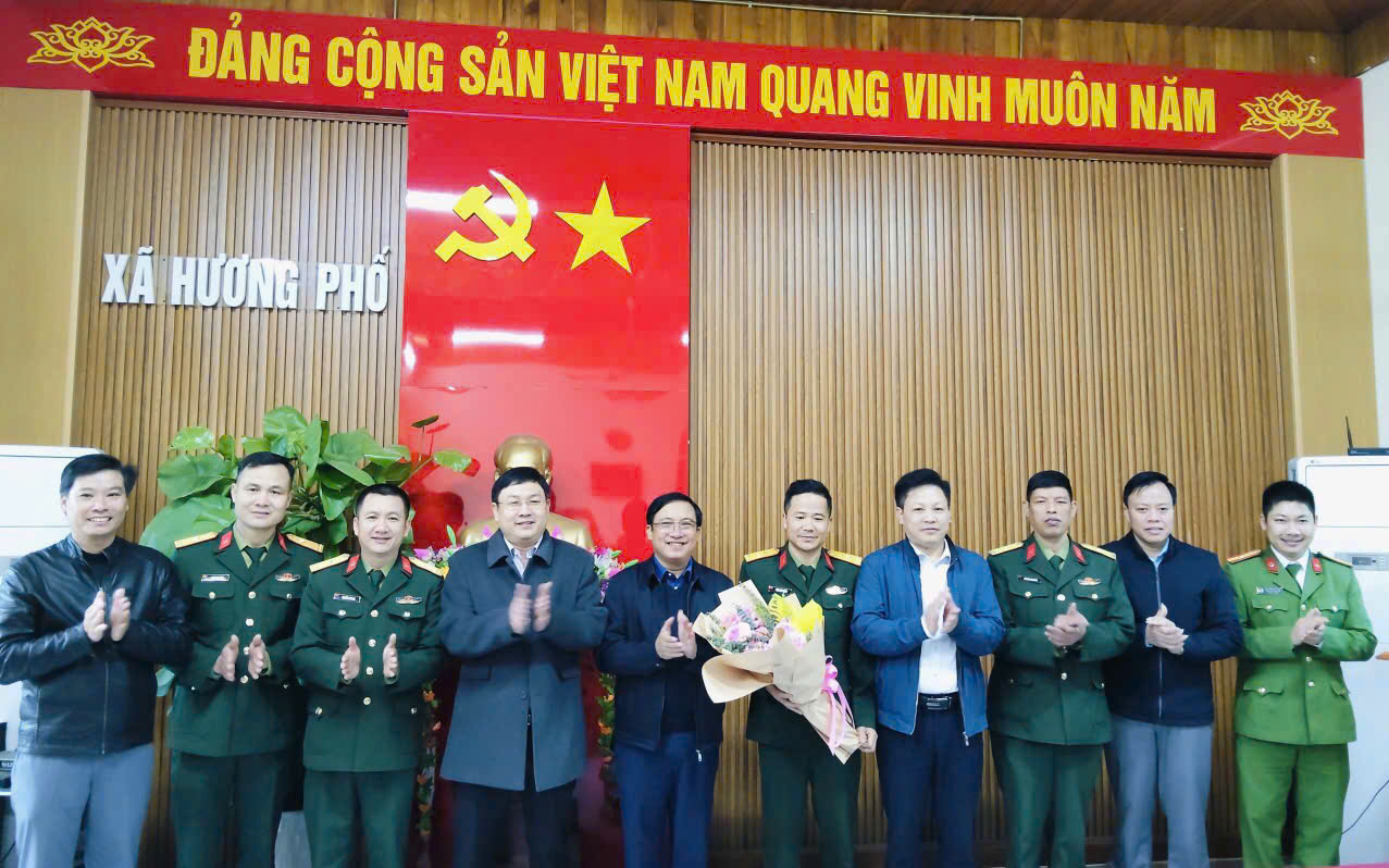 Lãnh đạo xã Hương Phố gặp mặt, động viên cán bộ Ban Chỉ huy Quân sự xã mới về nhận nhiệm vụ tại địa phương