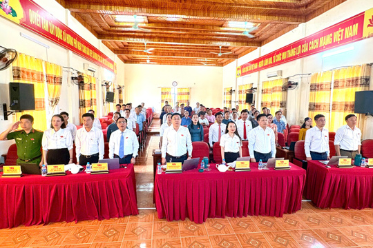HĐND xã Hương Phố khóa II tổ chức Kỳ họp thứ 2, thông qua nhiều nội dung quan trọng