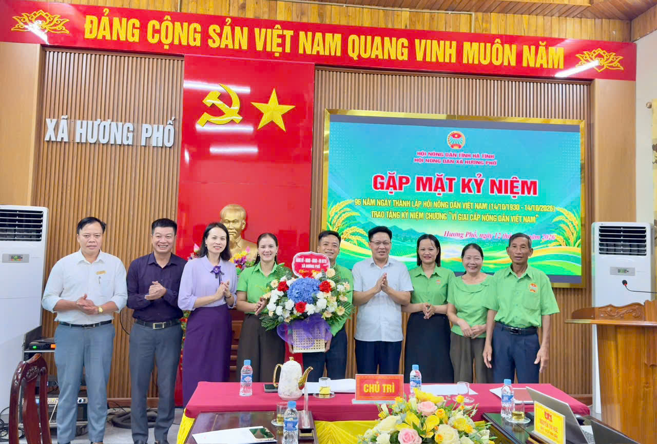 Hội Nông dân xã Hương Phố gặp mặt, tọa đàm kỷ niệm 96 năm Ngày thành lập Hội Nông dân Việt Nam
