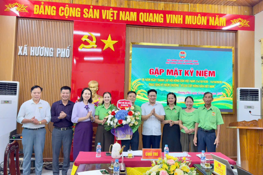 Hội Nông dân xã Hương Phố gặp mặt, tọa đàm kỷ niệm 96 năm Ngày thành lập Hội Nông dân Việt Nam