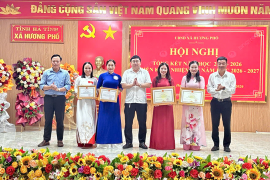 Hương Phố tổng kết năm học 2025–2026, triển khai nhiệm vụ năm học mới