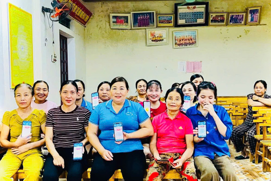 Hương Phố mở đợt cao điểm cài đặt, sử dụng ứng dụng Phản ánh hiện trường i-HaTinh 