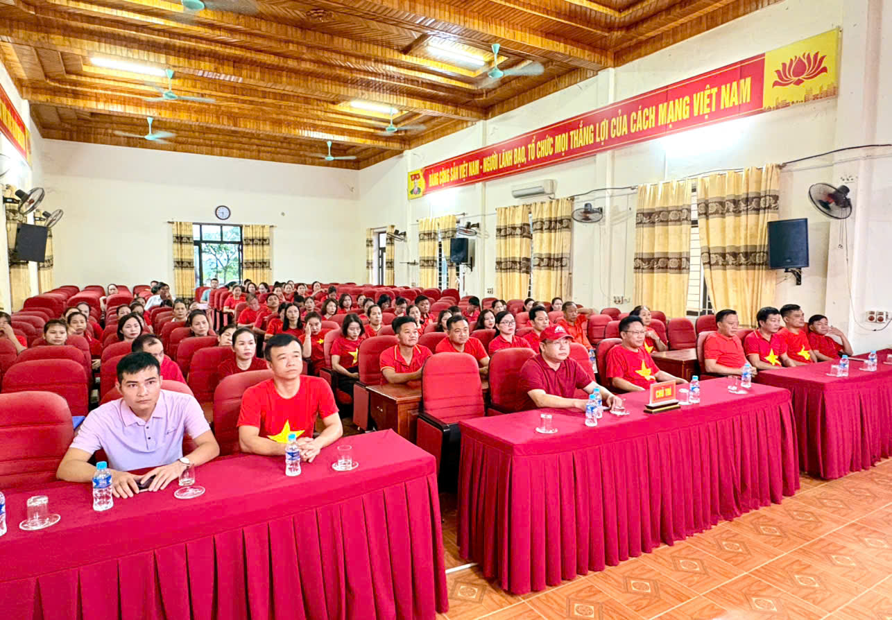 Xã Hương Phố hưởng ứng Chương trình “Cùng Việt Nam tiến bước”