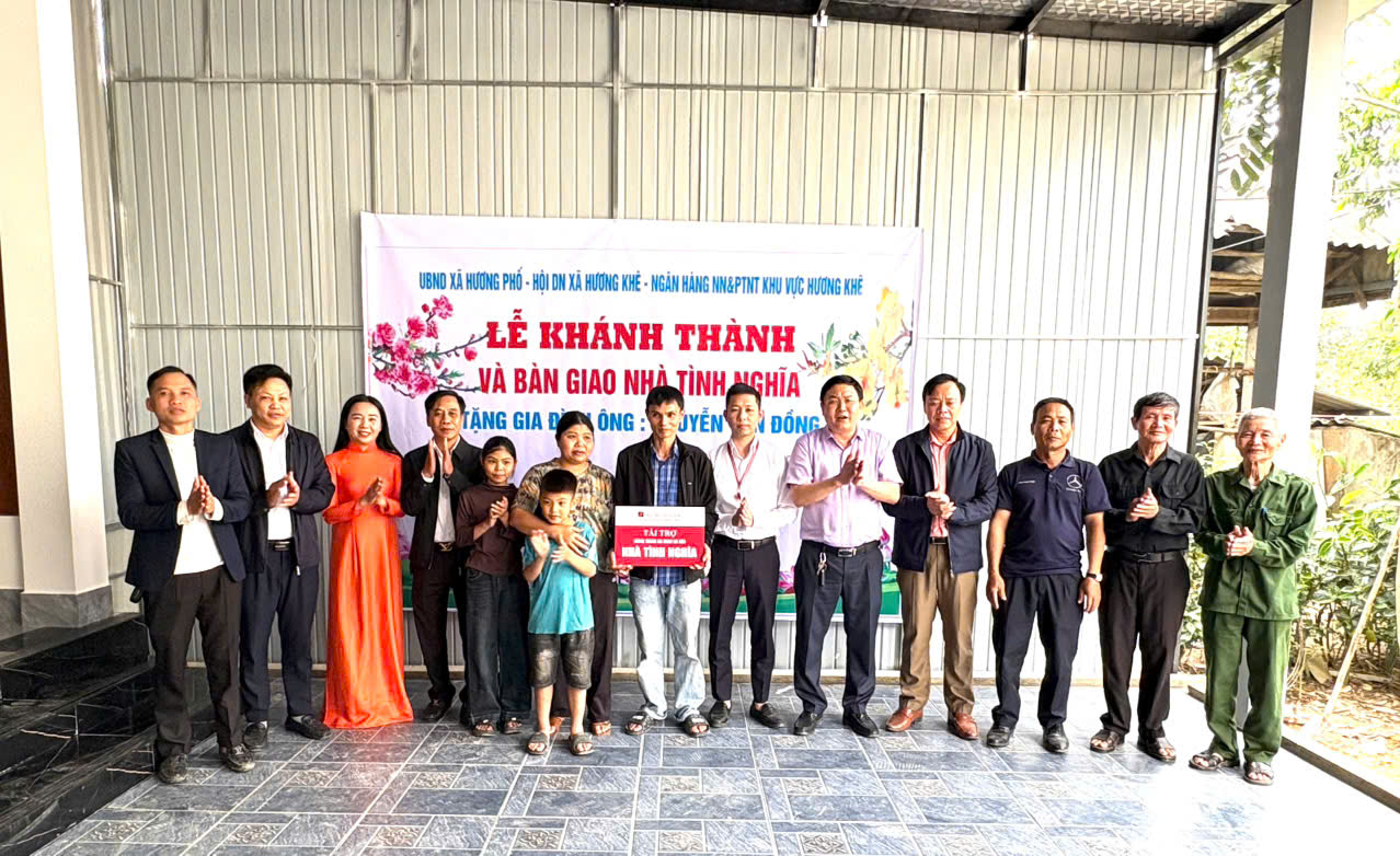 Khánh thành và bàn giao nhà tình nghĩa cho gia đình ông Nguyễn Văn Đồng xã Hương Phố 