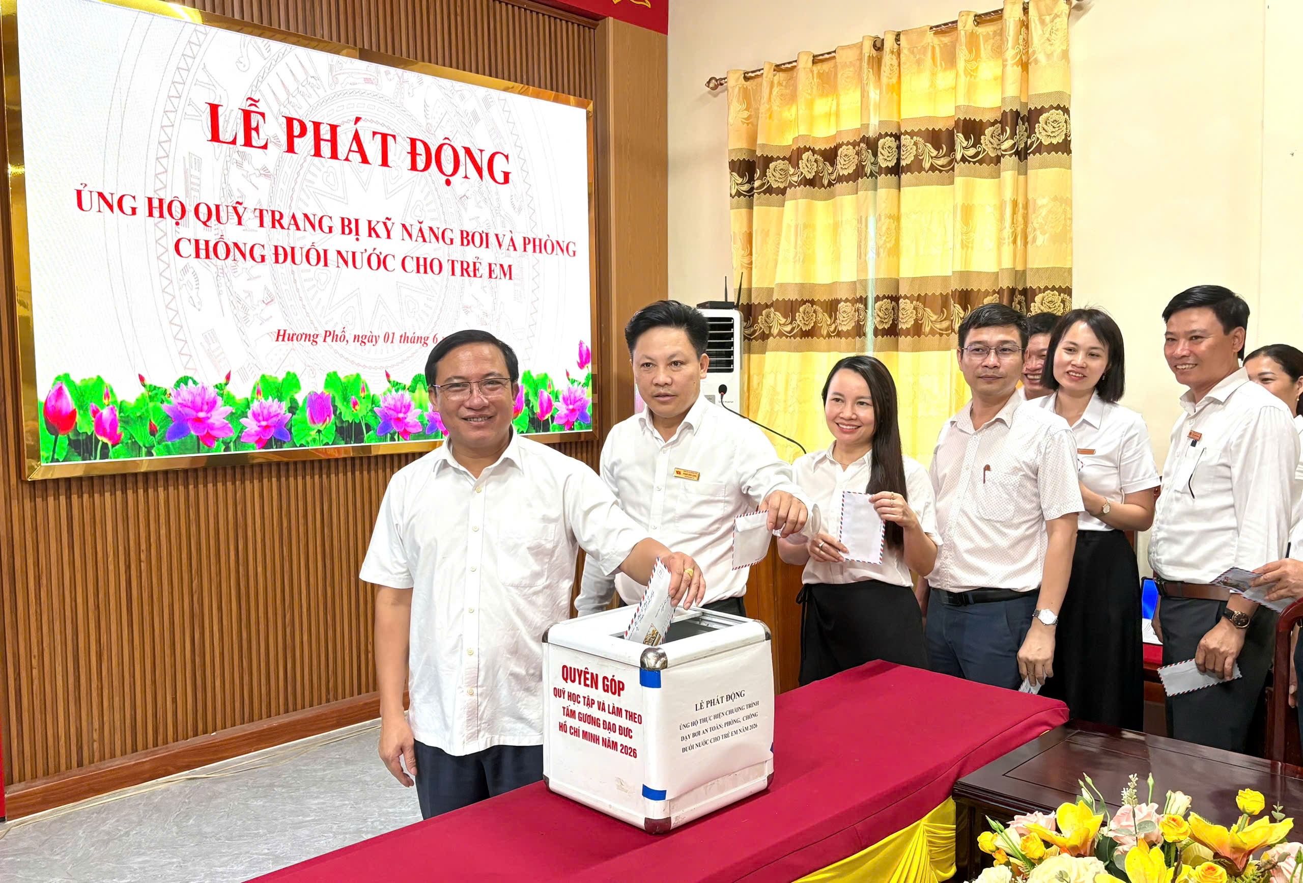Hương Phố phát động ủng hộ Quỹ trang bị kỹ năng bơi và phòng, chống đuối nước cho trẻ em