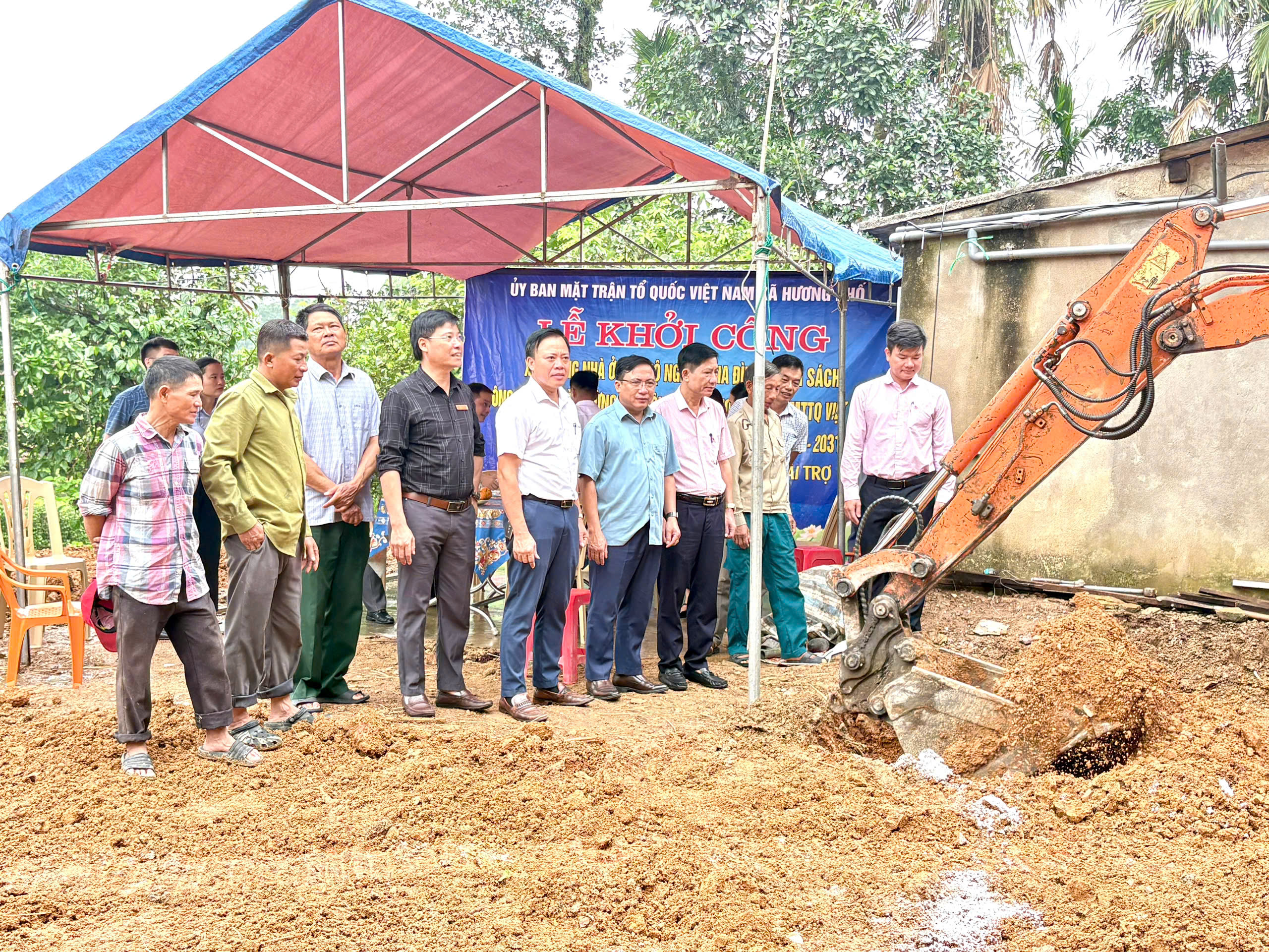 Nhóm Bảy sắc cầu vồng Hà Nội hỗ trợ xây dựng nhà ở cho 3 hộ khó khăn tại xã Hương Phố
