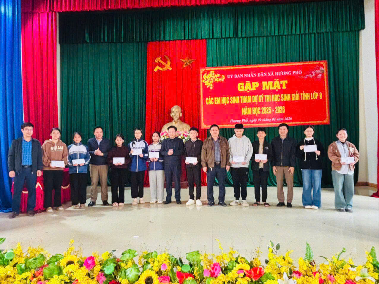 Lãnh đạo xã Hương Phố gặp mặt các đội tuyển tham dự Kỳ thi Học sinh giỏi tỉnh lớp 9, năm học 2025 – 2026
